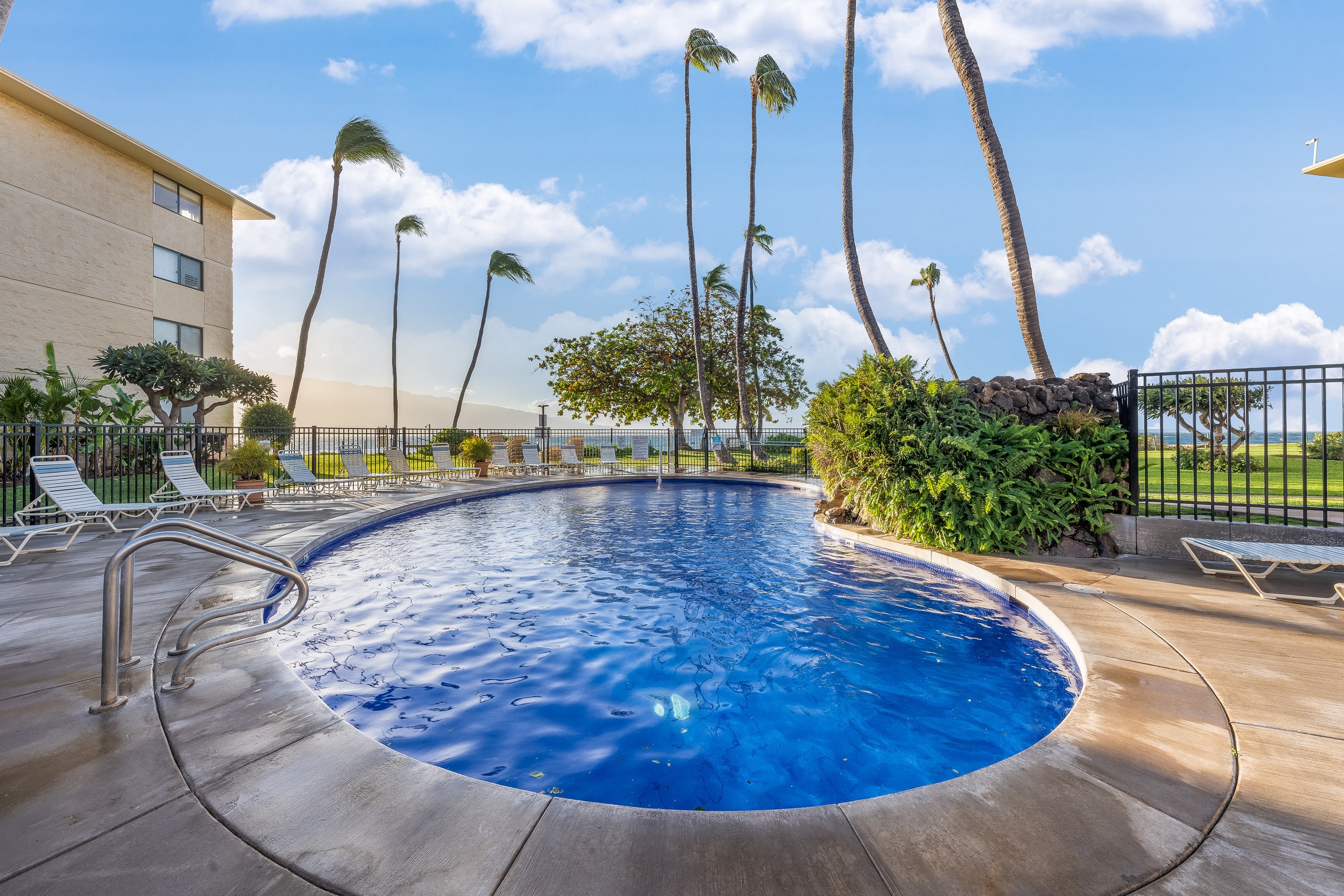 Condo in Wailuku · ★4.84 · 2 bedrooms · 3 beds · 2 baths - Image 34