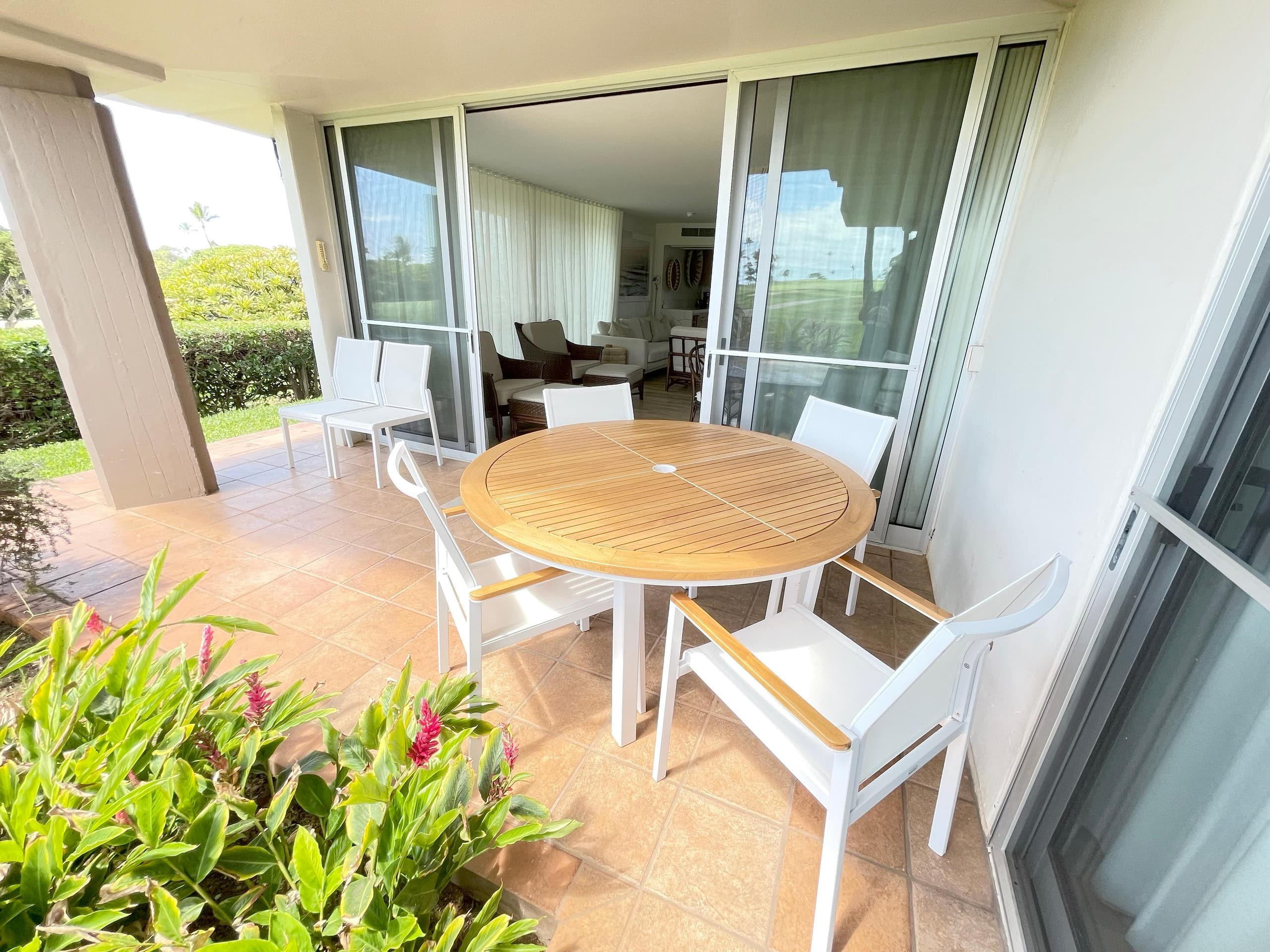 Condo in Lahaina · ★4.88 · 2 bedrooms · 3 beds · 2 baths - Image 25
