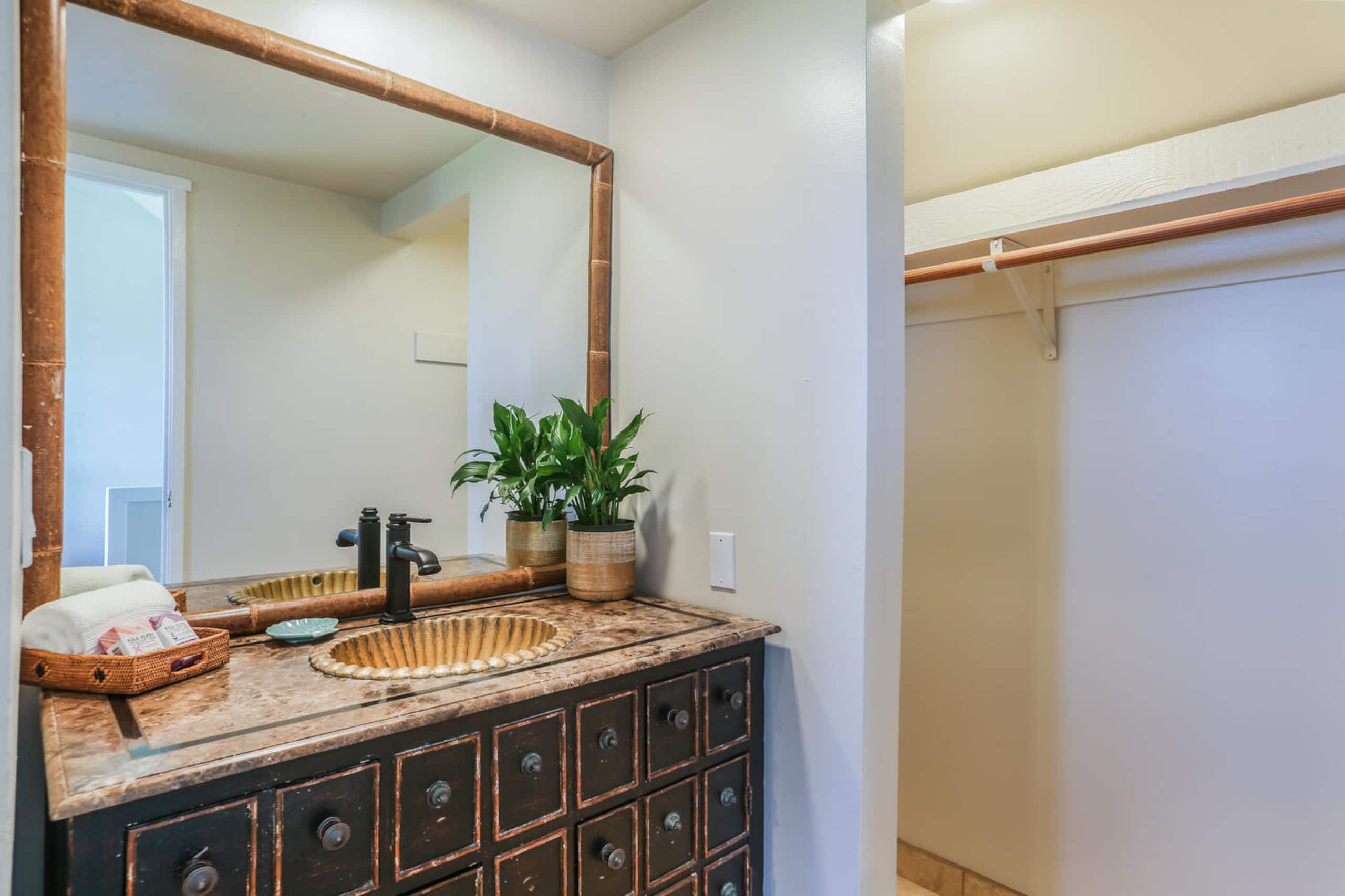 Condo in Princeville · ★4.67 · 2 bedrooms · 4 beds · 2 baths - Image 22