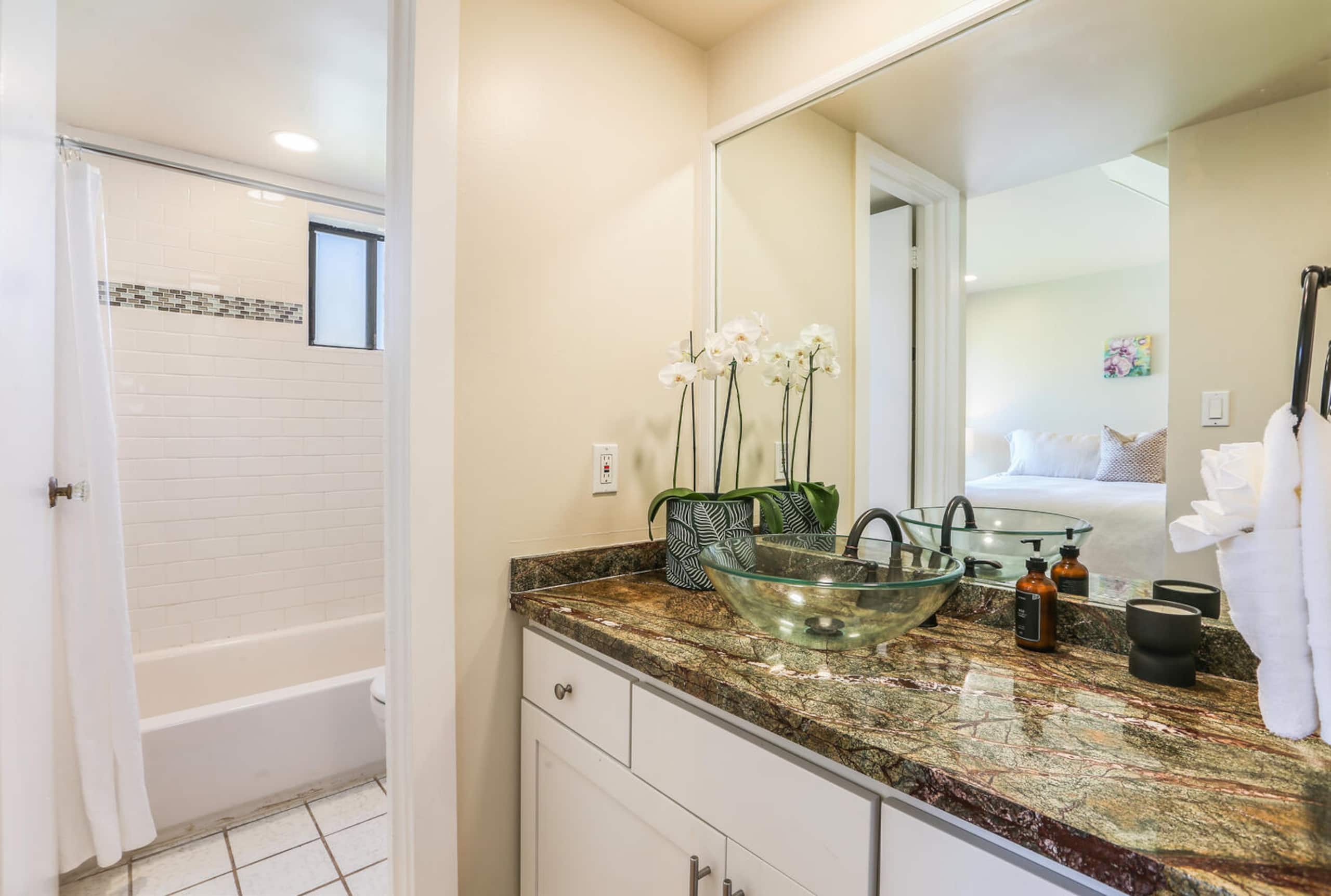 Condo in Princeville · ★4.67 · 2 bedrooms · 4 beds · 2 baths - Image 16