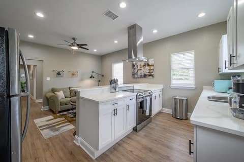 Popular Airbnb listing: "The Penny-farthing Flat" - 2BR |Fire Pit|Grill in Armory Gardens
