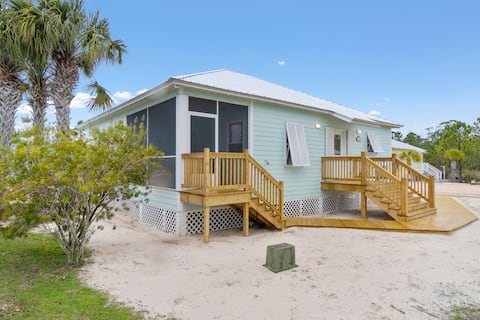 Barefoot Bungalow-Charming Cottage | Private Grill