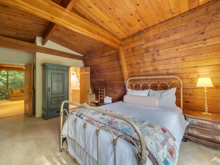 Dormitorio principal grande con baño
