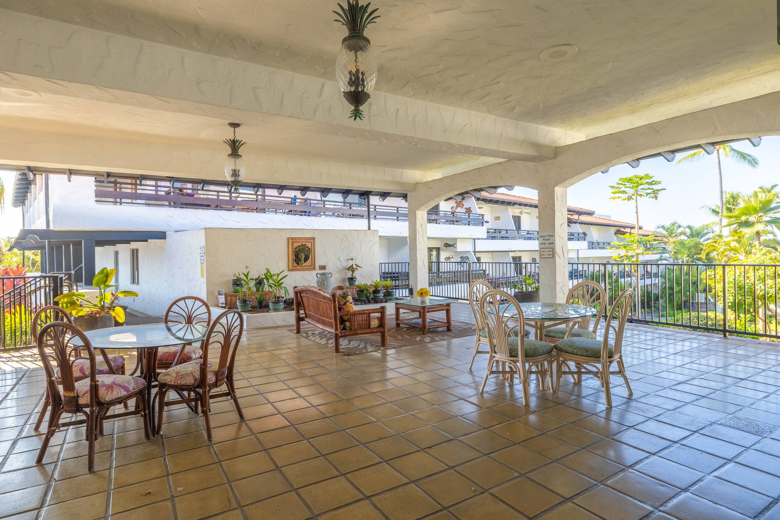 Condo in Kailua-Kona · ★4.46 · 1 bedroom · 2 beds · 1 shared bath - Image 21