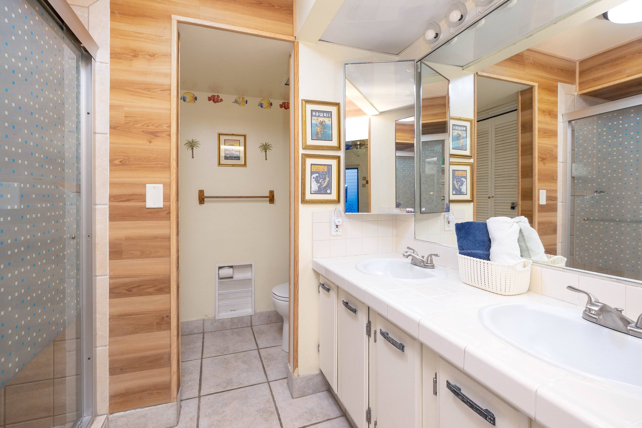 Condo in Kailua-Kona · ★4.46 · 1 bedroom · 2 beds · 1 shared bath - Image 16