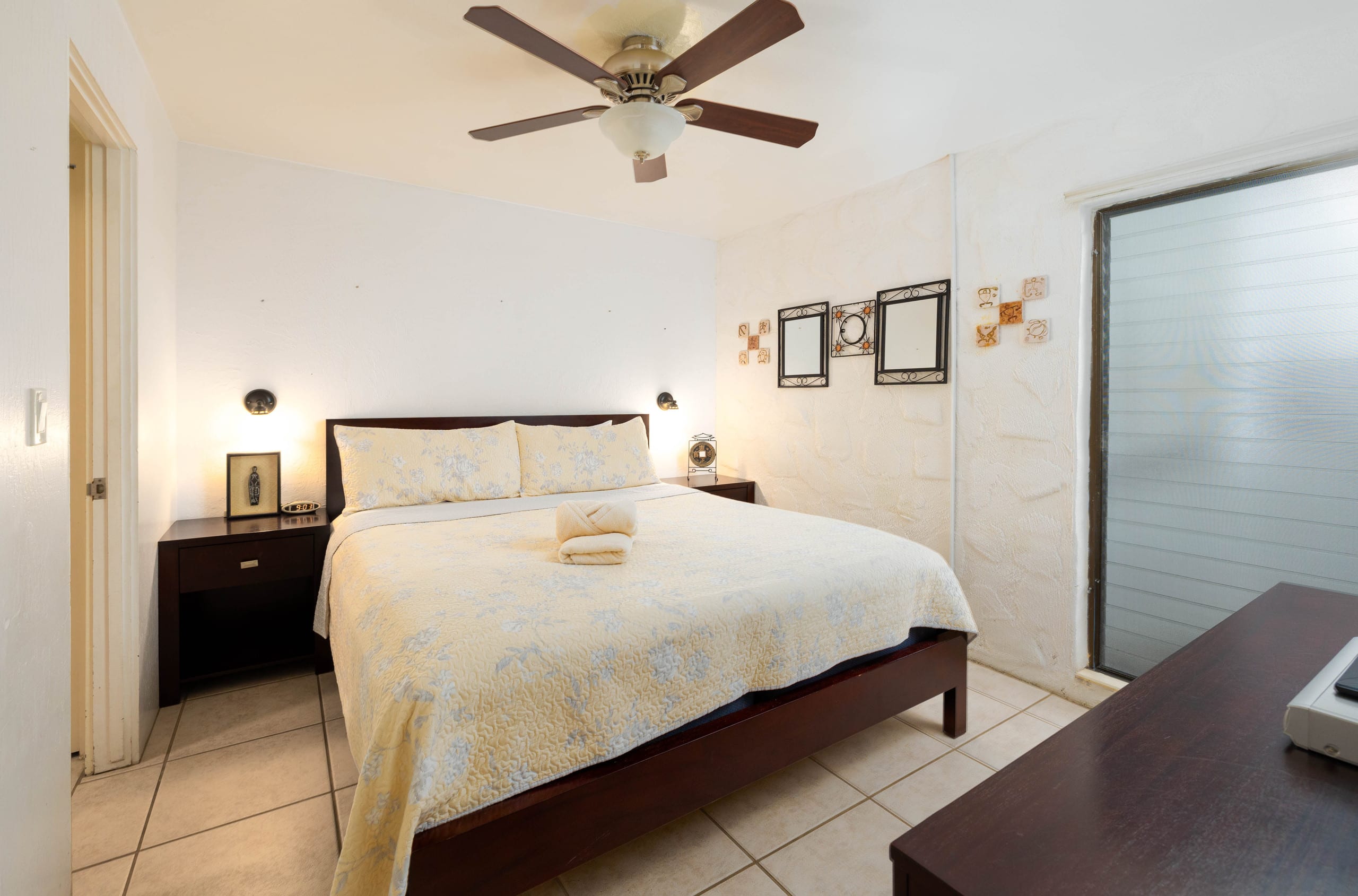 Condo in Kailua-Kona · ★4.46 · 1 bedroom · 2 beds · 1 shared bath - Image 13