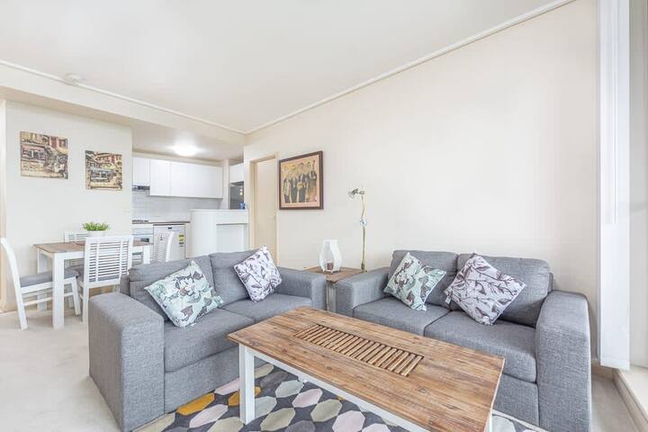 Cozy 2BD Apt w/ Waterview near Olympic Park