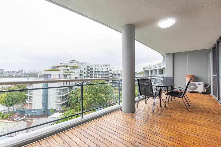 Cozy 2BD Apt w/ Waterview near Olympic Park