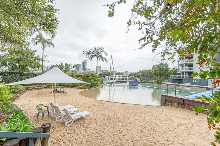 Cozy 2BD Apt w/ Waterview near Olympic Park