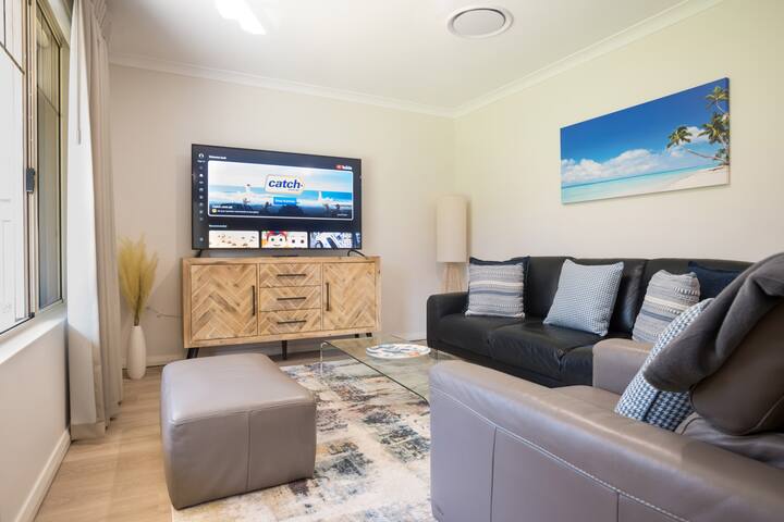 Dunsborough Bay Retreat—Steps from Beach & Dining gallery image 5