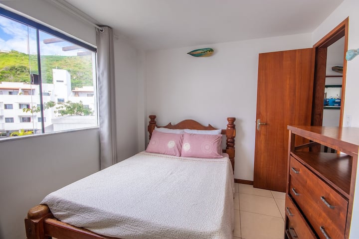 Легло,снимка на цялата стая