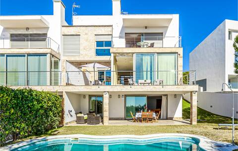 4 bedroom cozy home in Cartaya