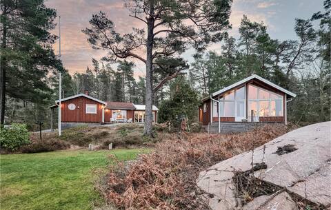 Cozy home in Lidköping with WiFi