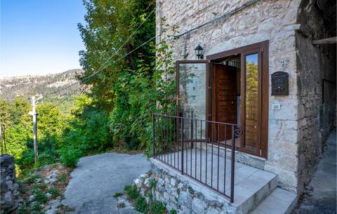 4 bedroom lovely apartment in Caramanico Terme