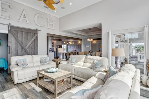 Top performing Airbnb: Beach Blonde Vacation Rental - 30 seconds to sand! in Oriole Beach