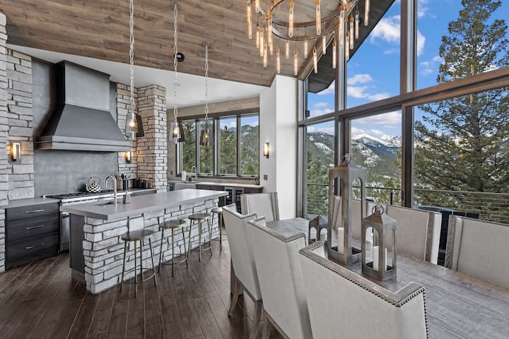 Voyago Vacation Rentals managed Airbnb listing 1