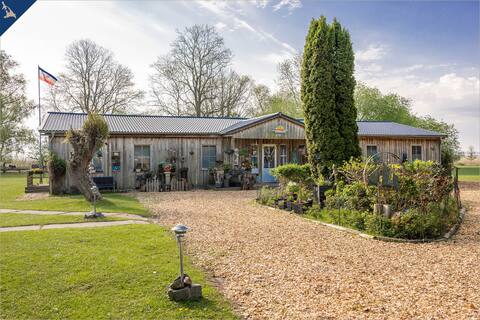 Top performing Airbnb: Ferienresort Möwenort Bungalow 4 in Lütow