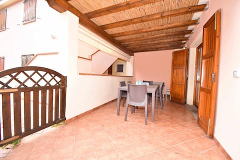 Proprietà Airbnb di successo: Well-finished studio with A/C, WiFi and veranda a Aglientu