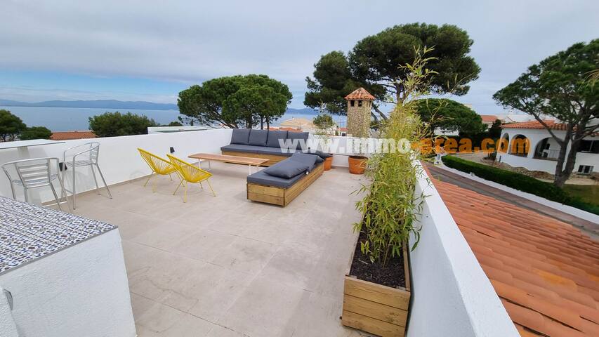 Villa del Sol with pool and beautiful view gallery image 2