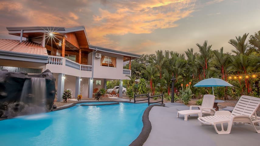 Home Vacations La Fortuna managed Airbnb listing 2