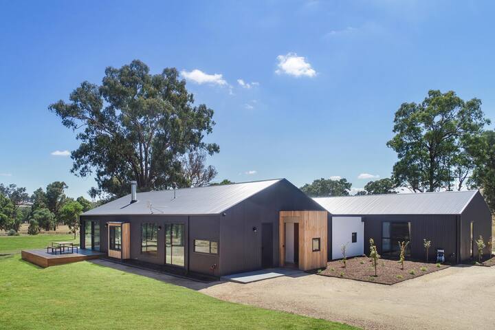 Mansfield Holiday Homes managed Airbnb listing 1