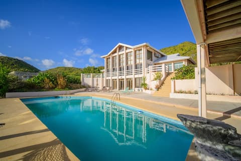Sapala 1 - Oceanfront Main House with Shared Pool