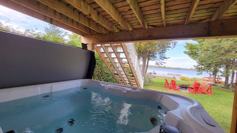 Modern Waterfront Home on Georgian Bay w/ Hot Tub!