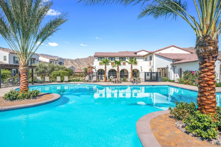 La Quinta Townhouse W/ Pool, Bbq & Patio