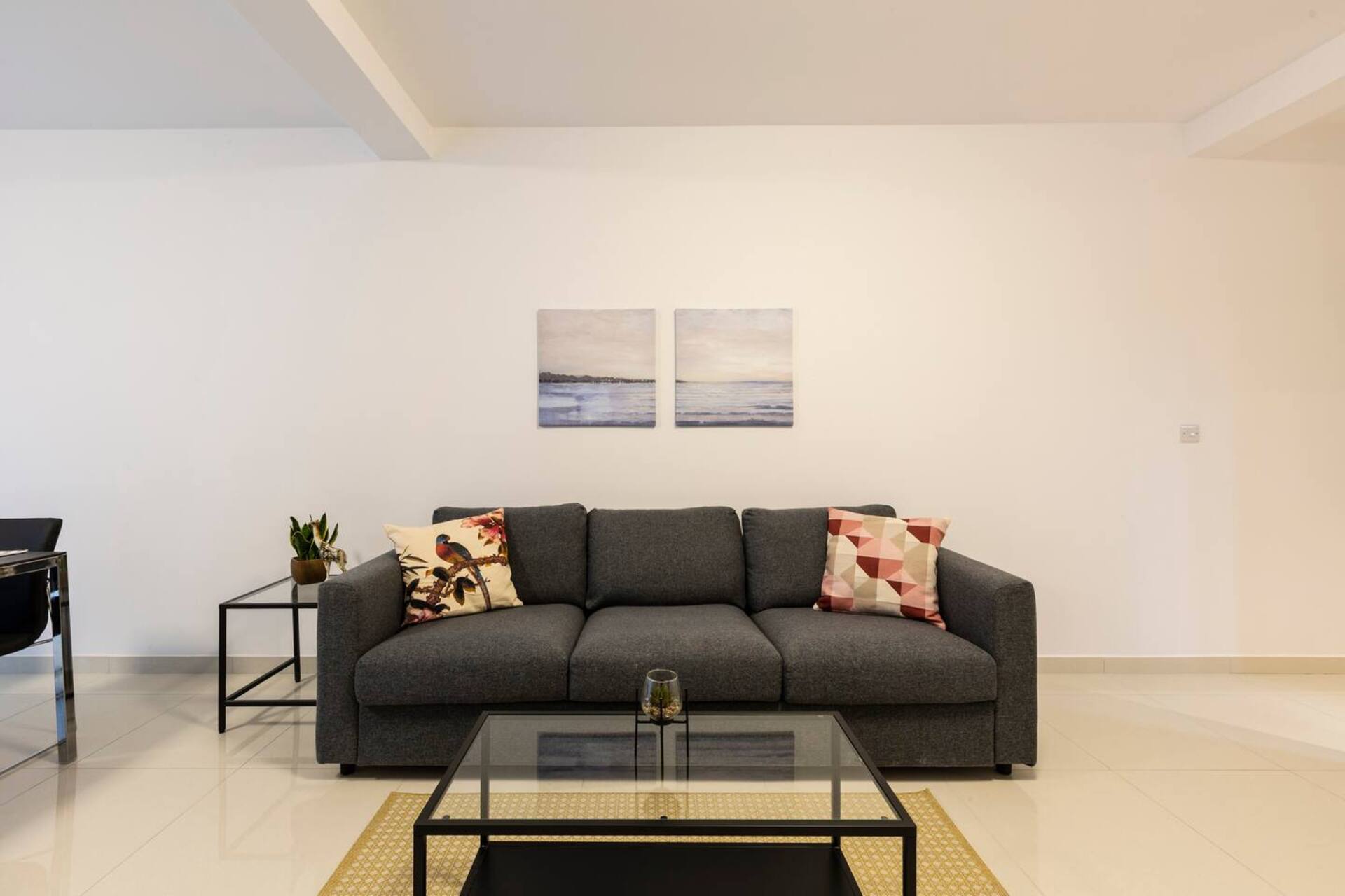 Beautiful Modern Central 2BR Apt — photo 3