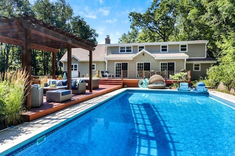 Oasis on Oak | Private In-Ground Pool | Hot Tub