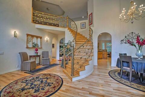 Charming Hailey 4BR Home w/ Fireplace near Trails