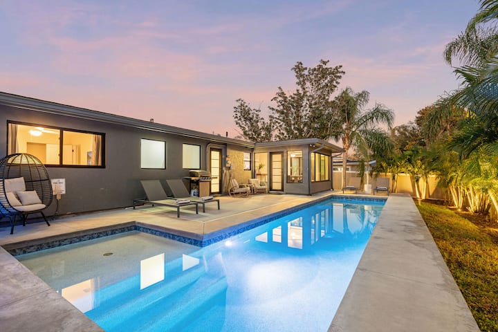 Paradise Palms | Saltwater Heated Pool + Hot Tub - 