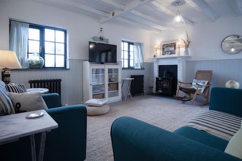 Top performing Airbnb: The Old Spa - 2 Bedroom Cottage - Pleasant Valley in Crunwere, Amroth