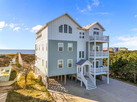 Soundfront Dog Friendly Home with Pool, Hot Tub