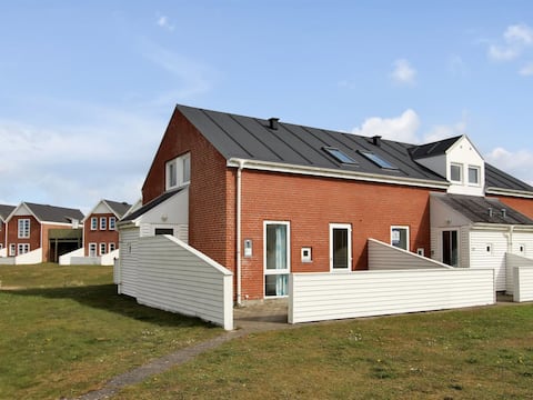 "Mildred" - 2.3km from the sea by Interhome