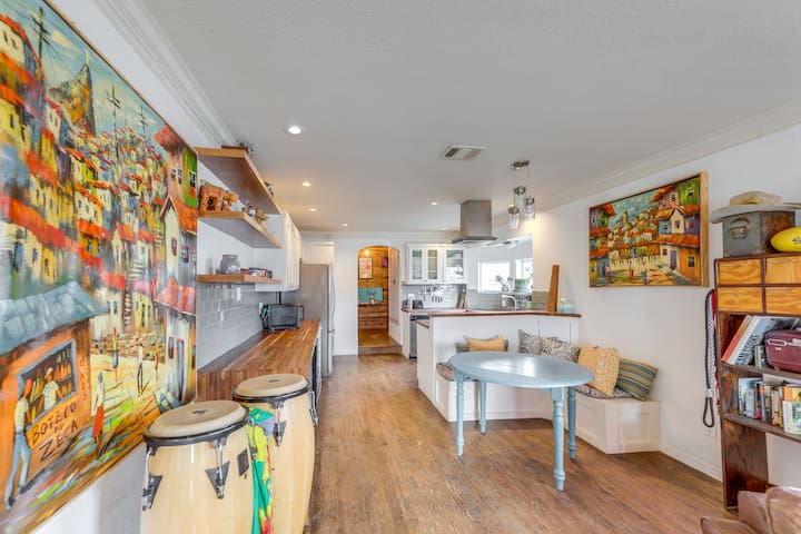 Pet-Friendly Austin Home w/ Private Yard + Deck! gallery image 5