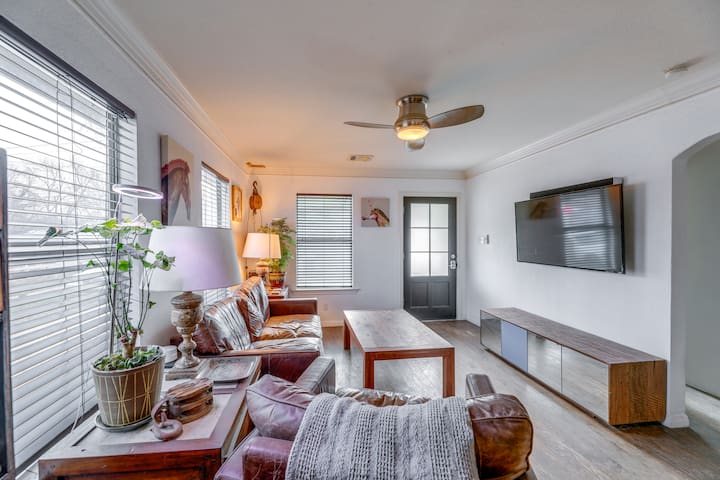 Pet-Friendly Austin Home w/ Private Yard + Deck! gallery image 3