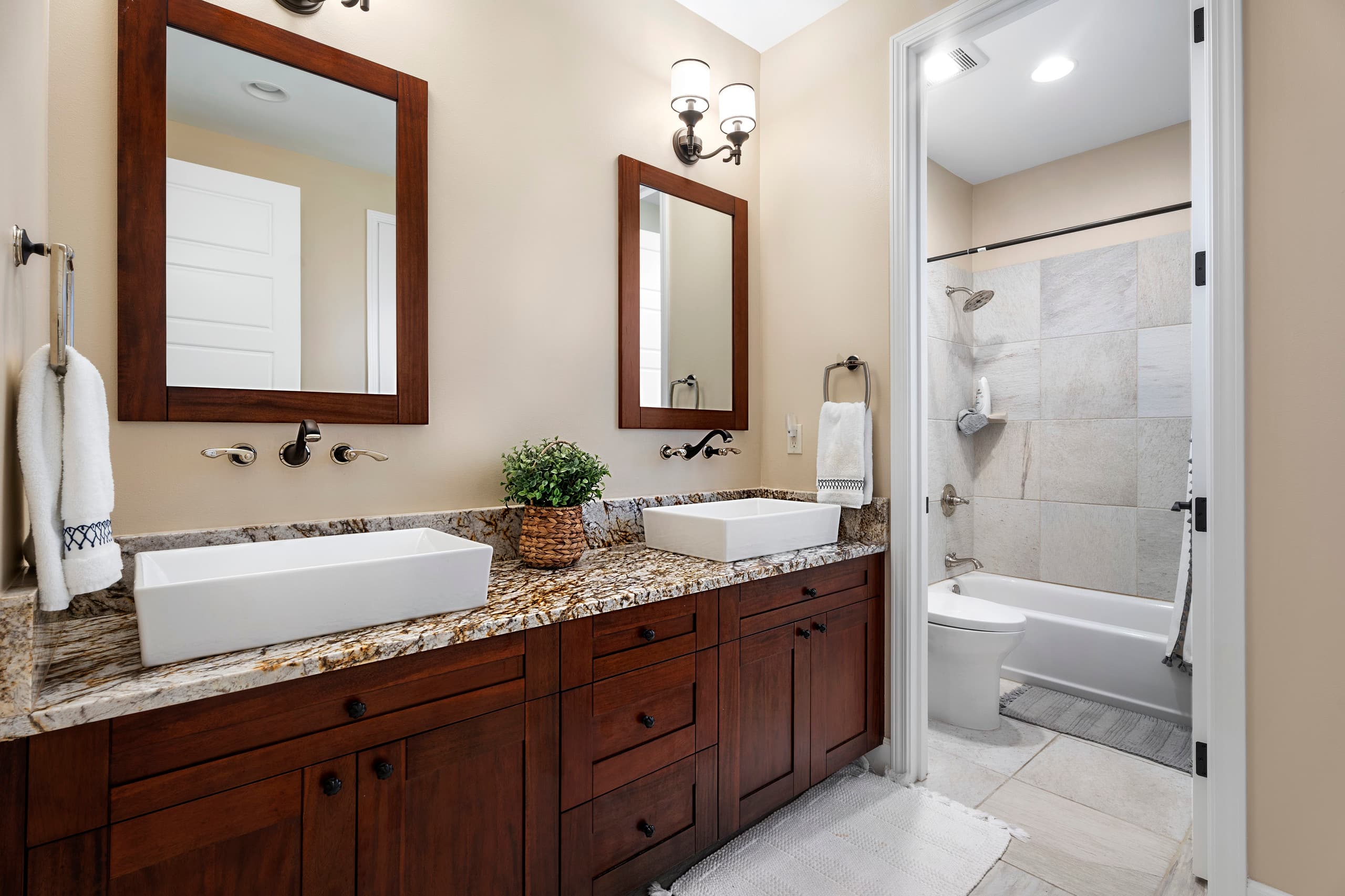 Home in Kailua-Kona · ★4.97 · 3 bedrooms · 3 beds · 2.5 baths - Image 11