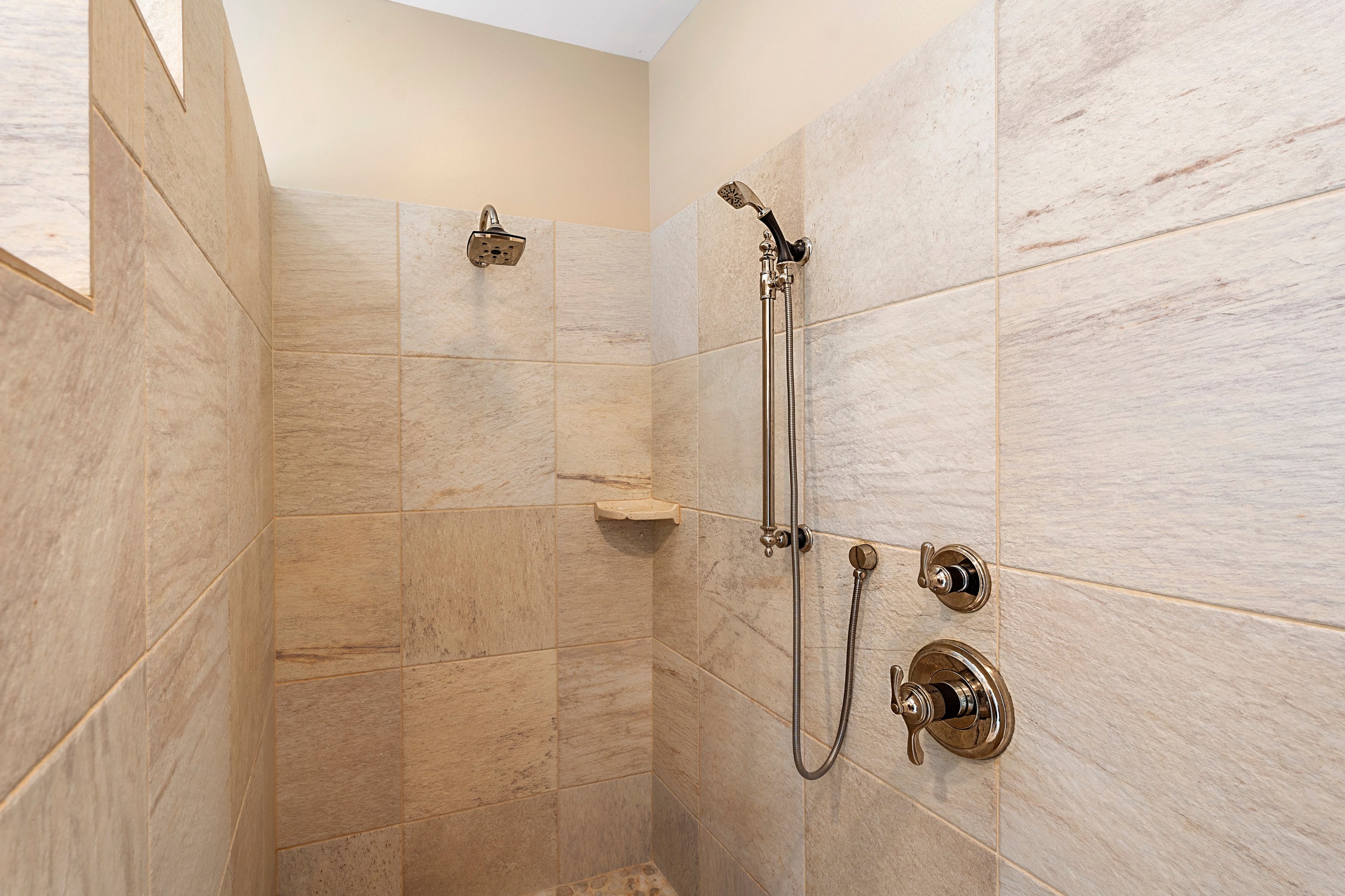 Home in Kailua-Kona · ★4.97 · 3 bedrooms · 3 beds · 2.5 baths - Image 10