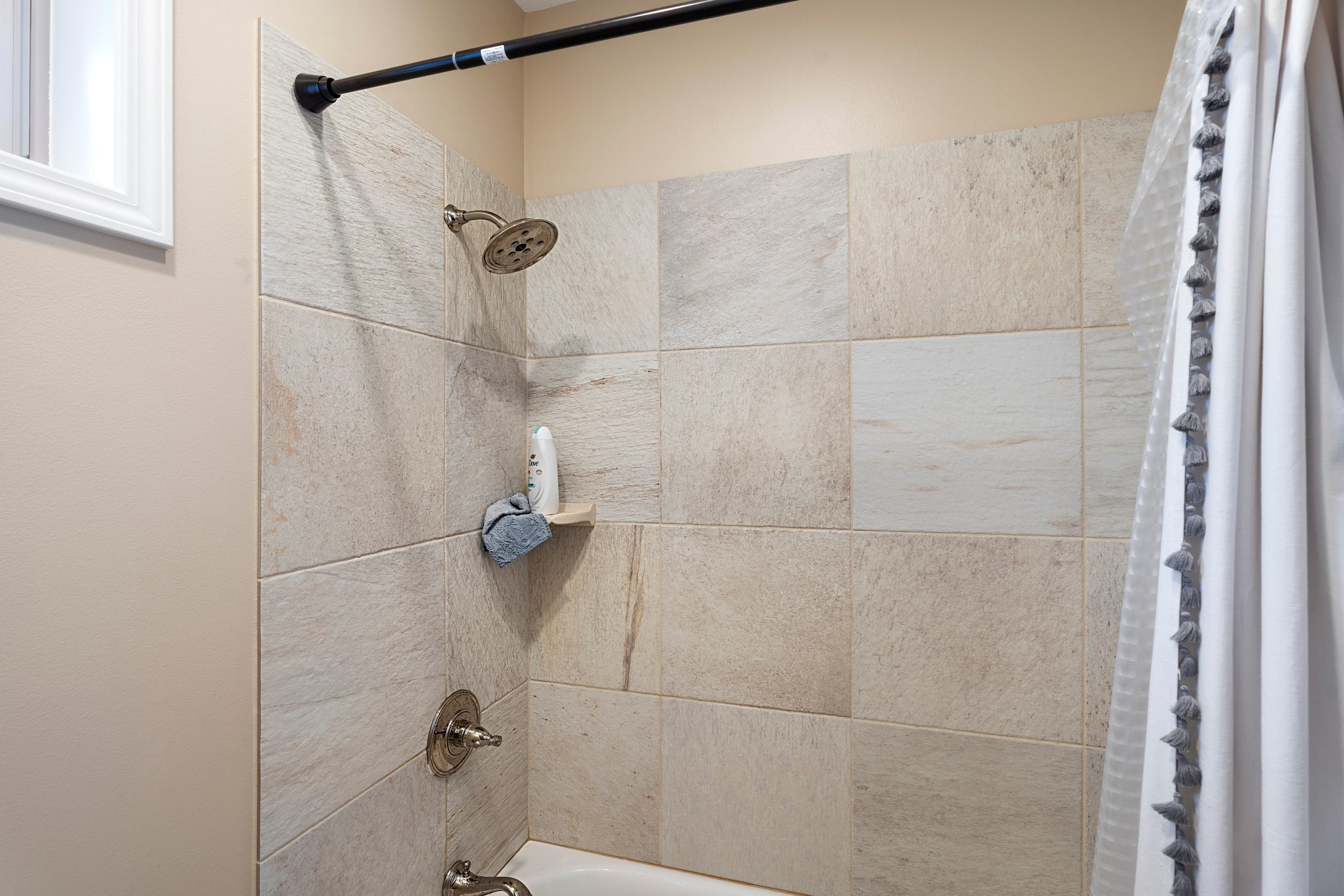 Home in Kailua-Kona · ★4.97 · 3 bedrooms · 3 beds · 2.5 baths - Image 12