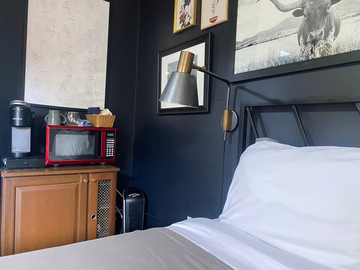 Charming Studio •| Sweet Stay | Near Airport