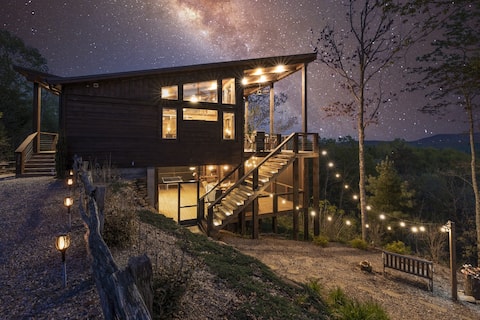 Top performing Airbnb: Lux Cabin w/ Amazing Mtn Views! Close 2 Blue Ridge in Blue Ridge