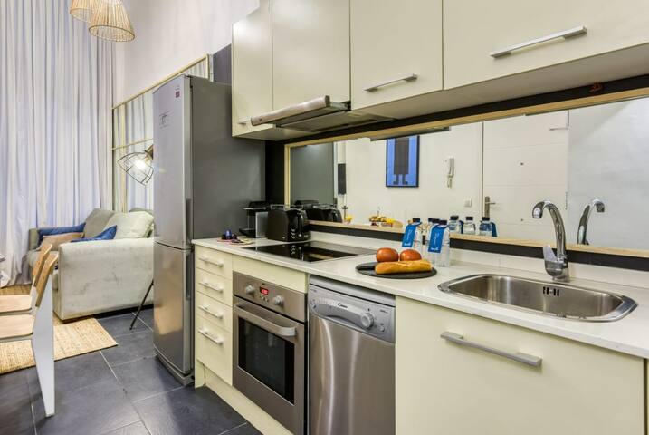 Sweett | Gothic Baixos gallery image 3