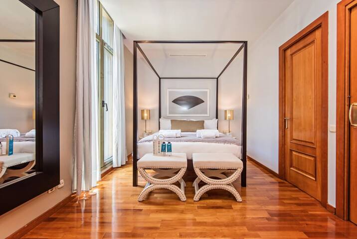 Sweett | Plaza Catalunya gallery image 2