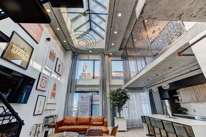 Luxury Penthouse • Private Rooftop • Old MTL gallery image 3