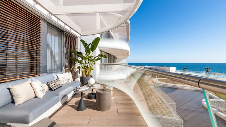 Theedgebythesea Rhino - Casares