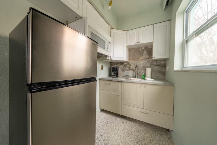 3 Min Walk -> Beach / Heated Pool / Free Parking - Clearwater Beach, FL