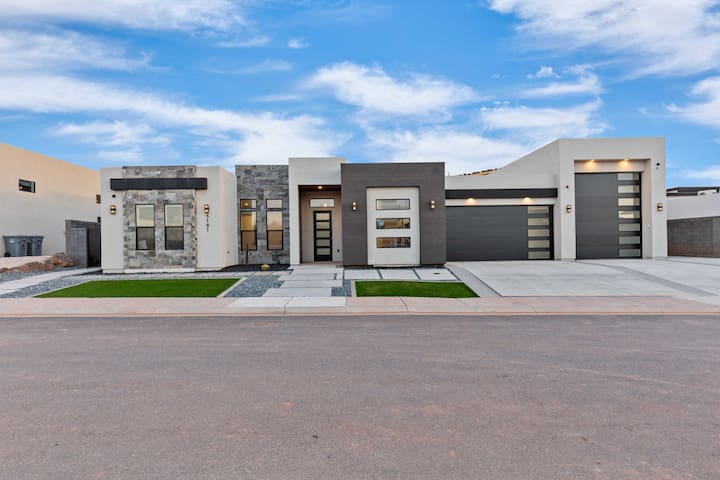 Southern Utah Luxury Inc managed Airbnb listing 1