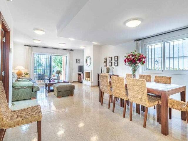 Beautiful house with canal mooring gallery image 5