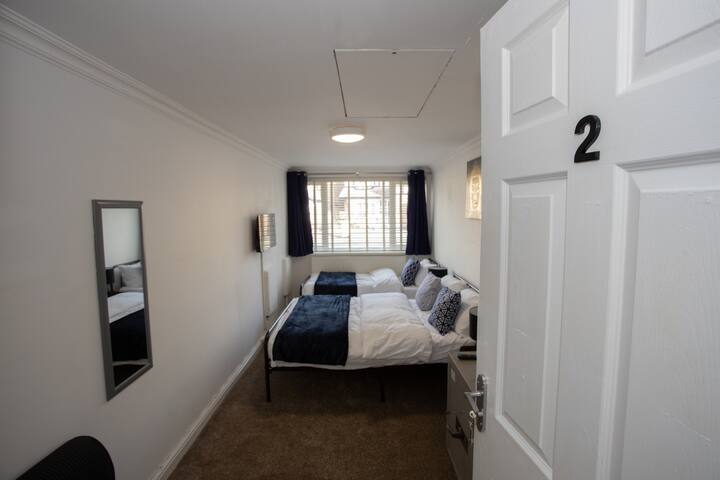 Renfrew House – Detached 5 bedrooms House – Bolton gallery image 2